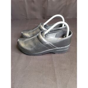 Dansko Professional Black Leather Cabrio Clog Women's Size 38 US 7.5